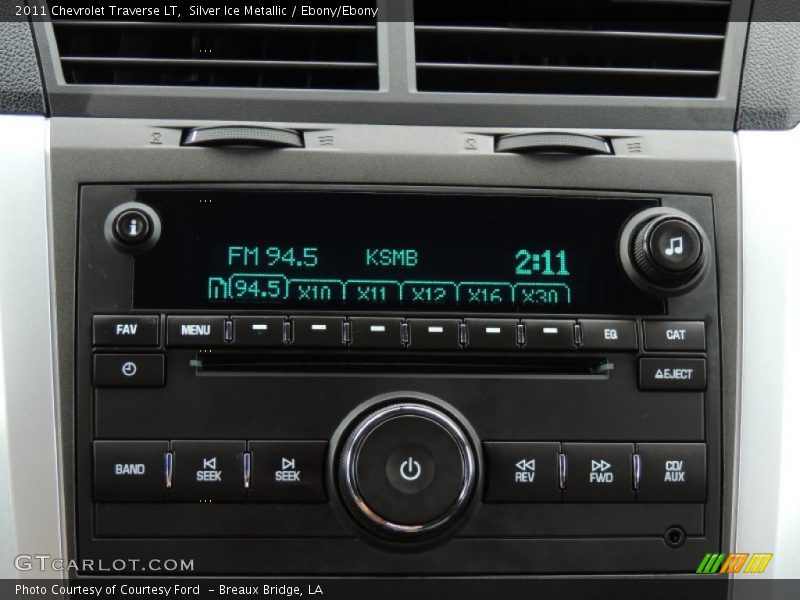 Silver Ice Metallic / Ebony/Ebony 2011 Chevrolet Traverse LT