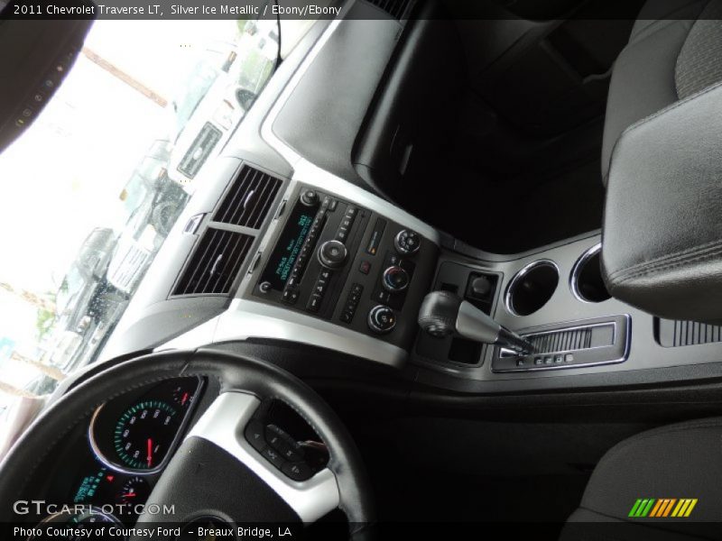 Silver Ice Metallic / Ebony/Ebony 2011 Chevrolet Traverse LT