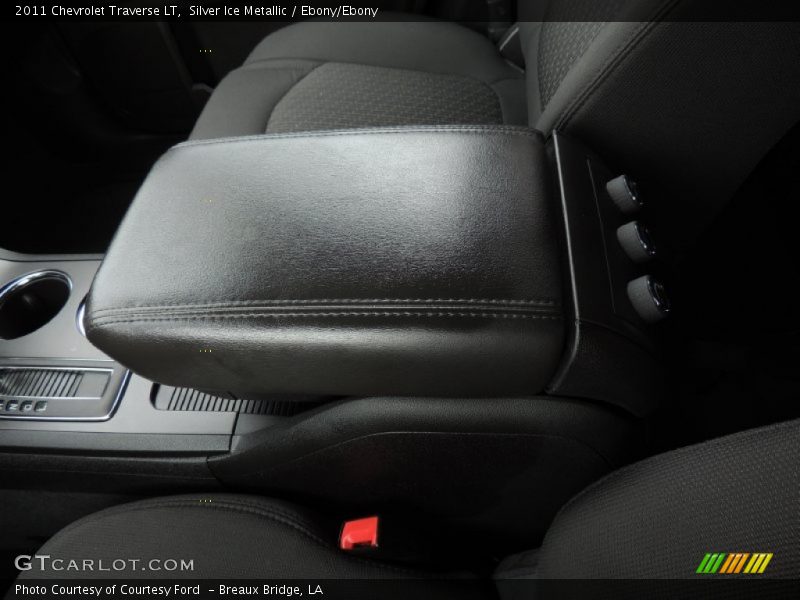 Silver Ice Metallic / Ebony/Ebony 2011 Chevrolet Traverse LT