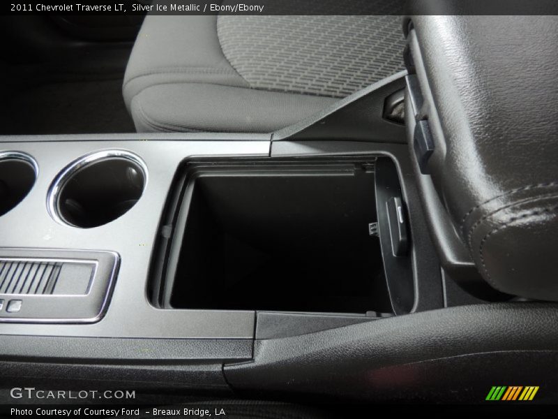 Silver Ice Metallic / Ebony/Ebony 2011 Chevrolet Traverse LT
