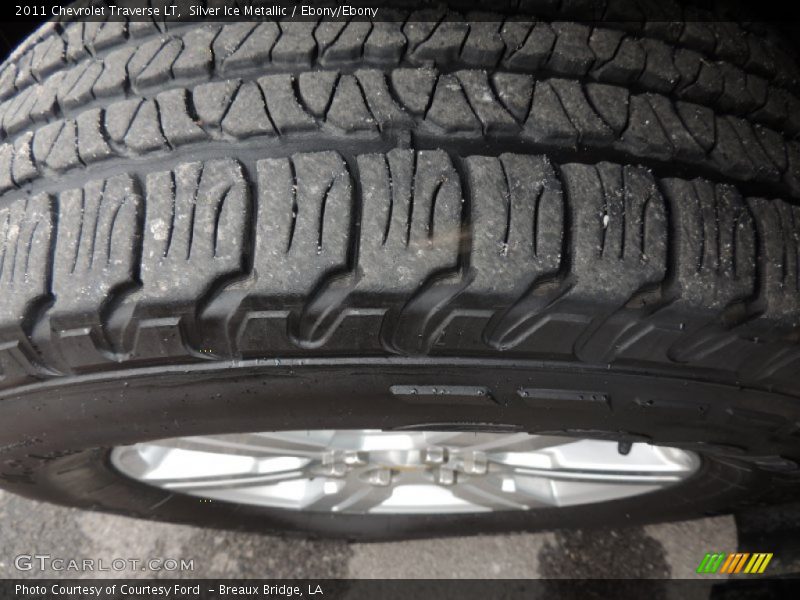 Silver Ice Metallic / Ebony/Ebony 2011 Chevrolet Traverse LT