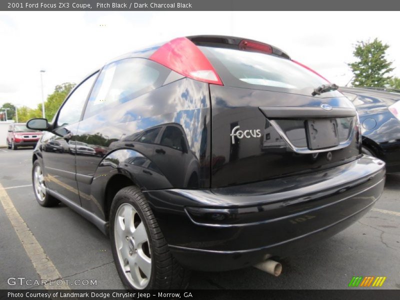 Pitch Black / Dark Charcoal Black 2001 Ford Focus ZX3 Coupe