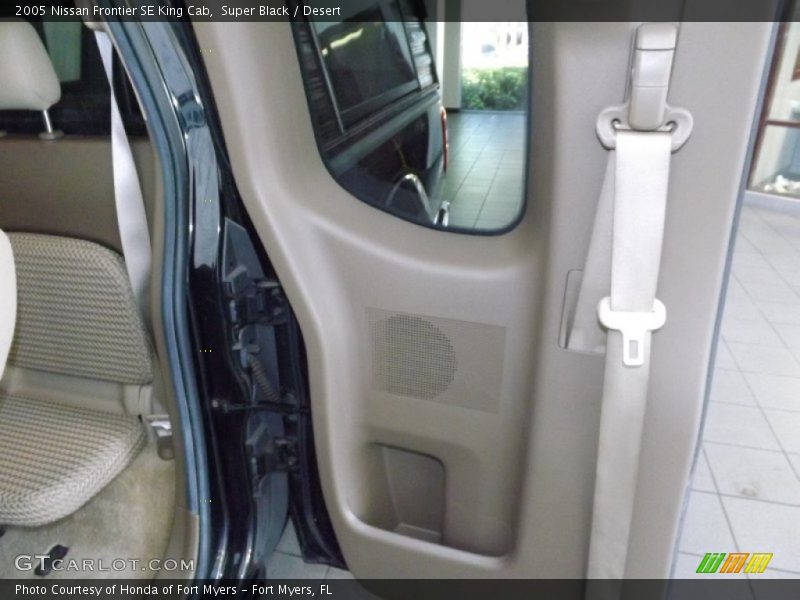 Super Black / Desert 2005 Nissan Frontier SE King Cab