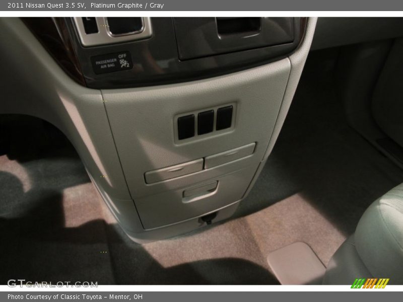 Platinum Graphite / Gray 2011 Nissan Quest 3.5 SV