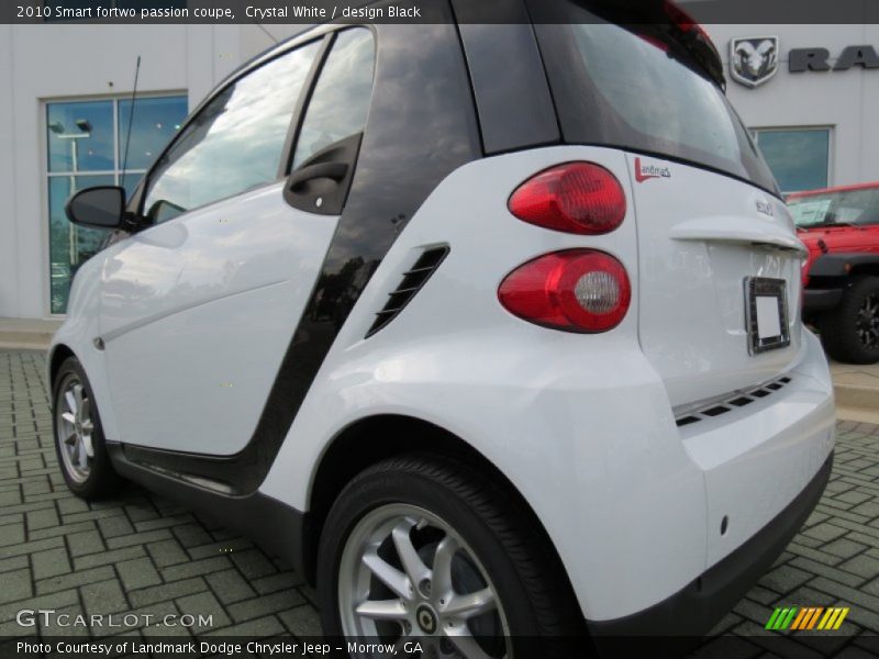 Crystal White / design Black 2010 Smart fortwo passion coupe