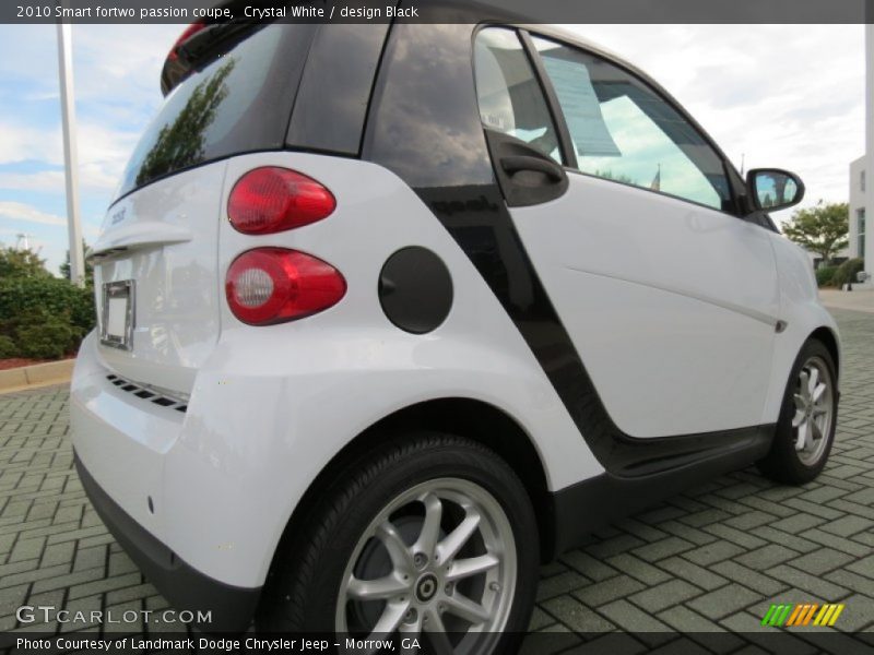 Crystal White / design Black 2010 Smart fortwo passion coupe