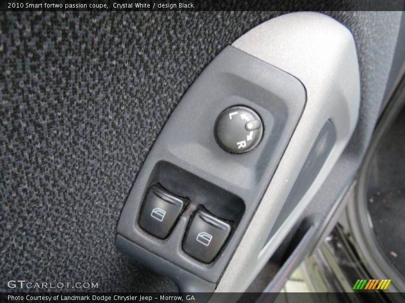 Crystal White / design Black 2010 Smart fortwo passion coupe
