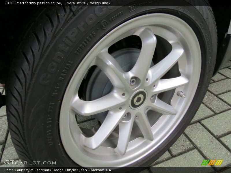 Crystal White / design Black 2010 Smart fortwo passion coupe