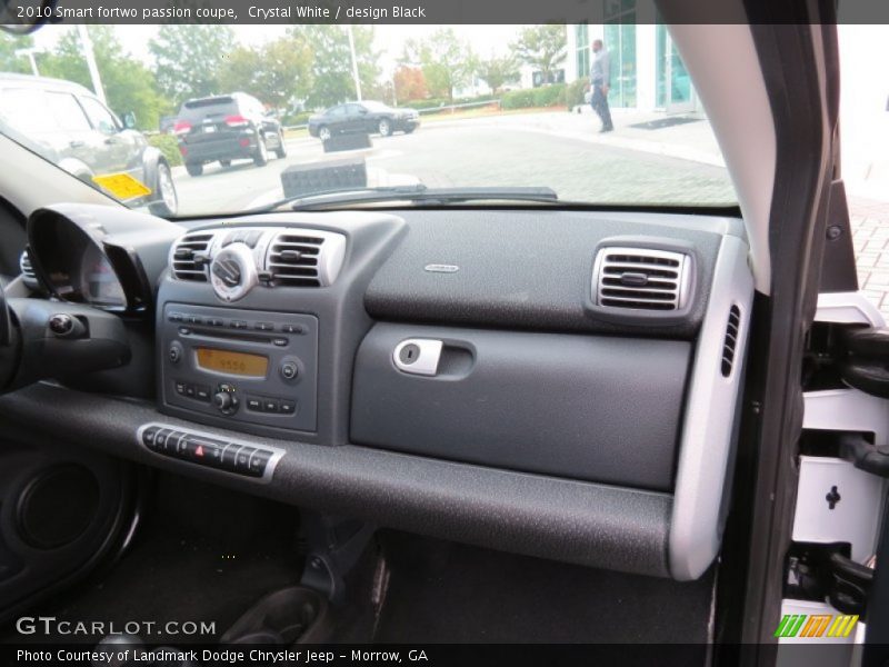 Crystal White / design Black 2010 Smart fortwo passion coupe