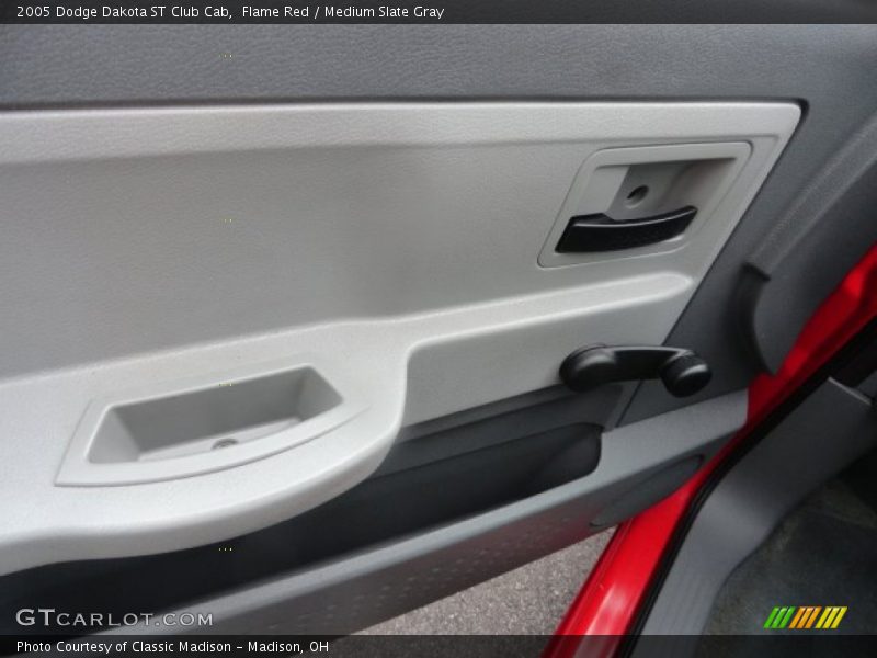 Flame Red / Medium Slate Gray 2005 Dodge Dakota ST Club Cab