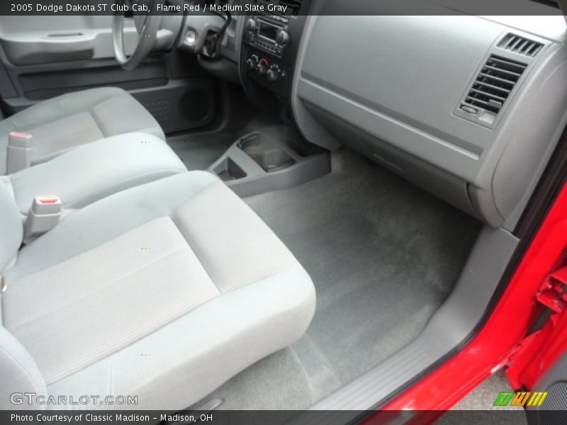 Flame Red / Medium Slate Gray 2005 Dodge Dakota ST Club Cab