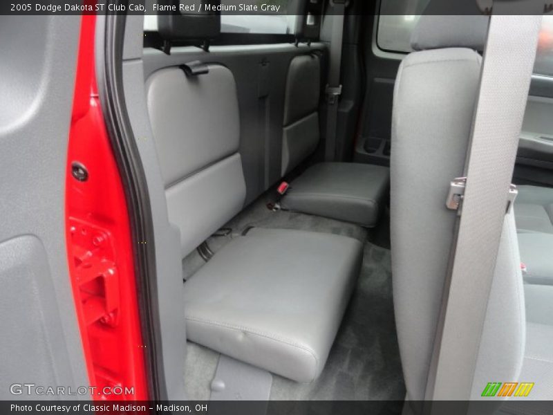 Flame Red / Medium Slate Gray 2005 Dodge Dakota ST Club Cab