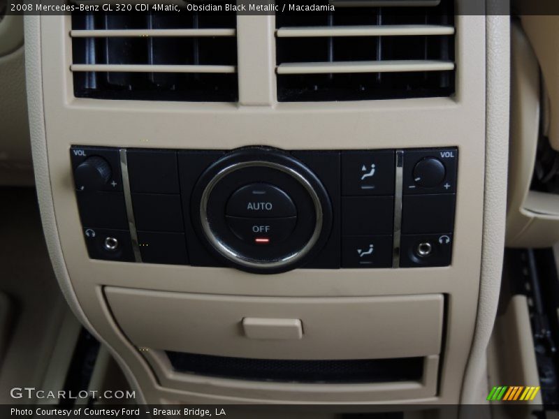 Obsidian Black Metallic / Macadamia 2008 Mercedes-Benz GL 320 CDI 4Matic