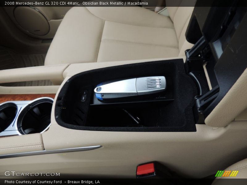 Obsidian Black Metallic / Macadamia 2008 Mercedes-Benz GL 320 CDI 4Matic