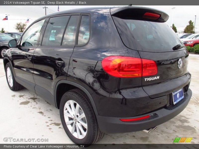 Deep Black Metallic / Black 2014 Volkswagen Tiguan SE