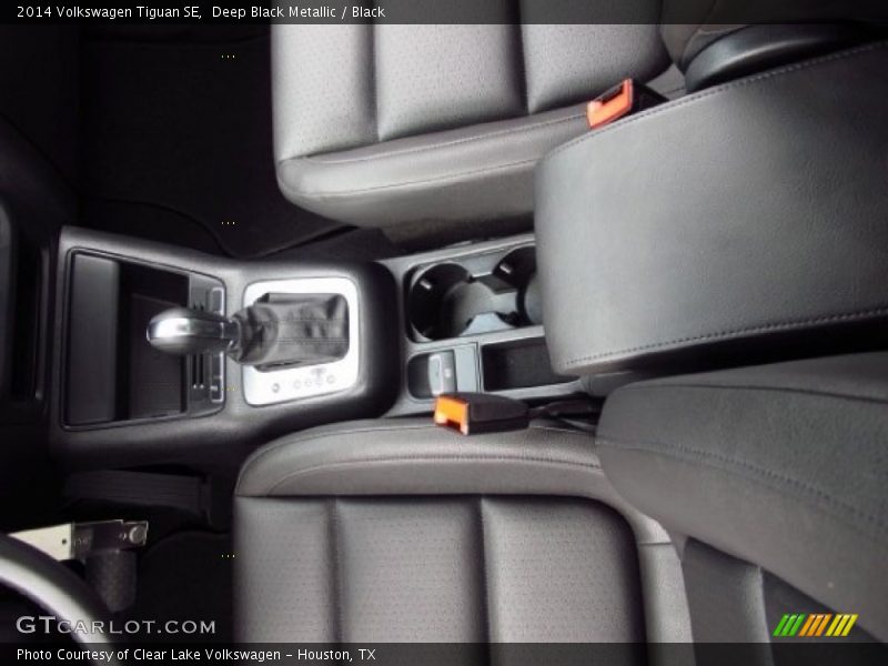 Deep Black Metallic / Black 2014 Volkswagen Tiguan SE