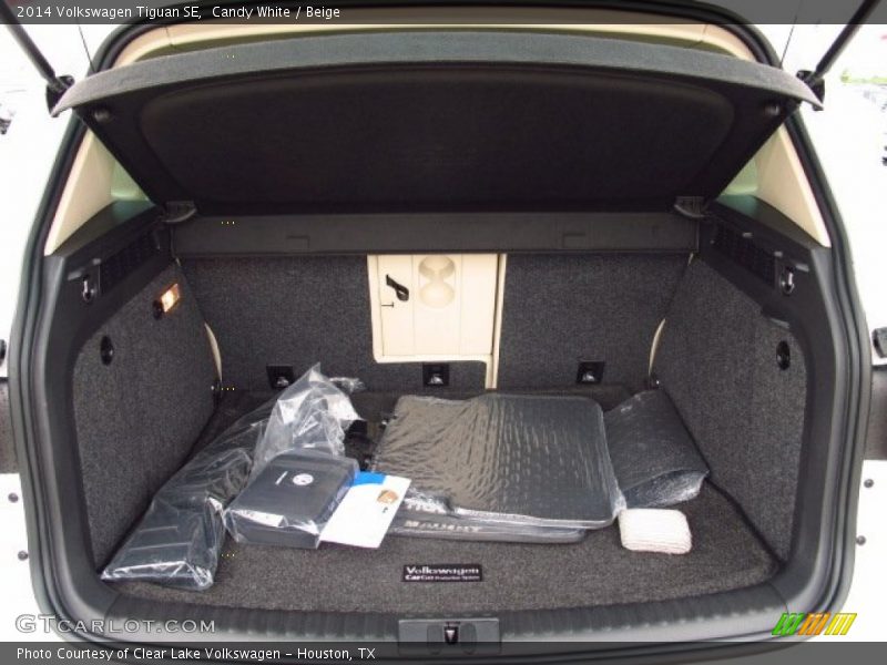 Candy White / Beige 2014 Volkswagen Tiguan SE