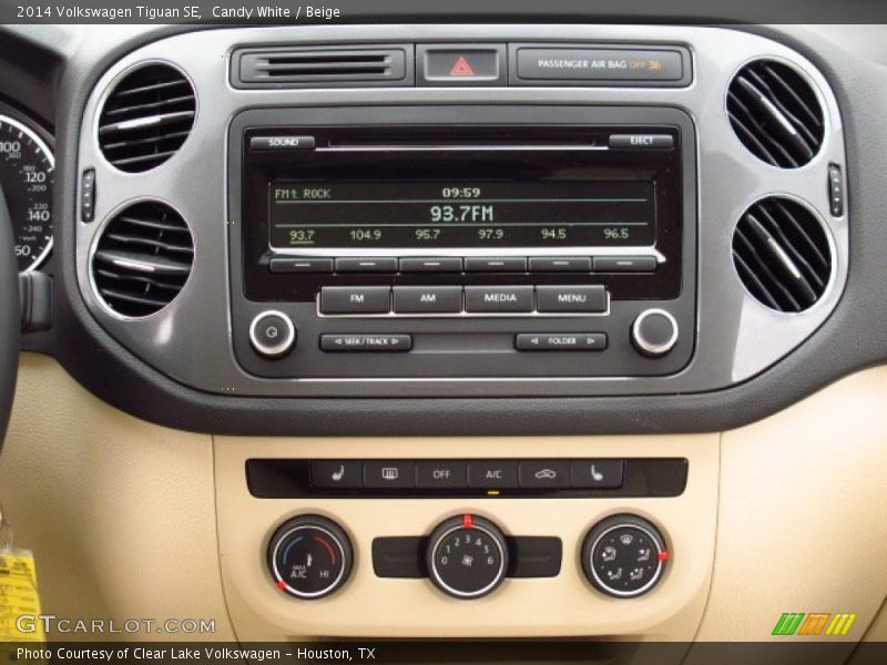 Candy White / Beige 2014 Volkswagen Tiguan SE