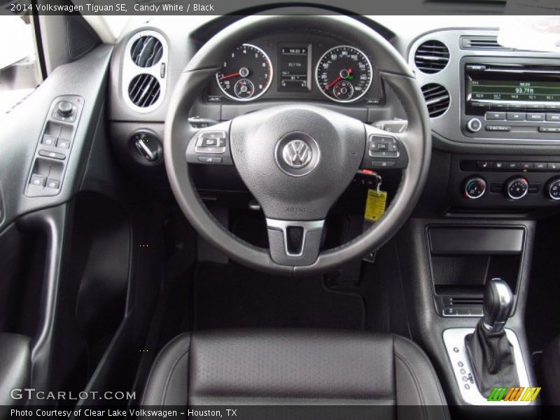 Candy White / Black 2014 Volkswagen Tiguan SE