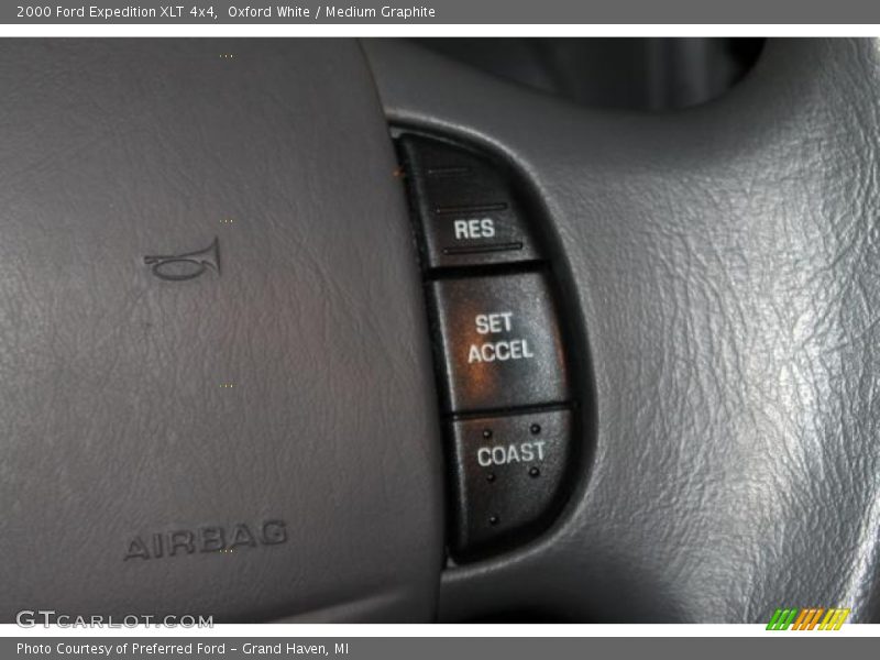 Oxford White / Medium Graphite 2000 Ford Expedition XLT 4x4