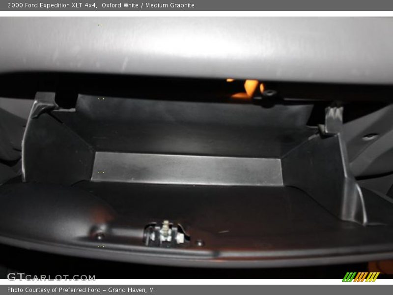 Oxford White / Medium Graphite 2000 Ford Expedition XLT 4x4