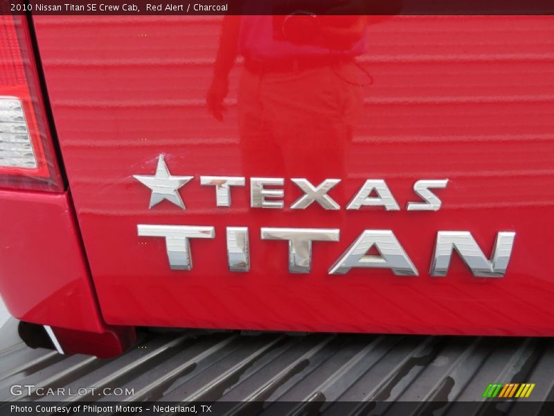 Red Alert / Charcoal 2010 Nissan Titan SE Crew Cab