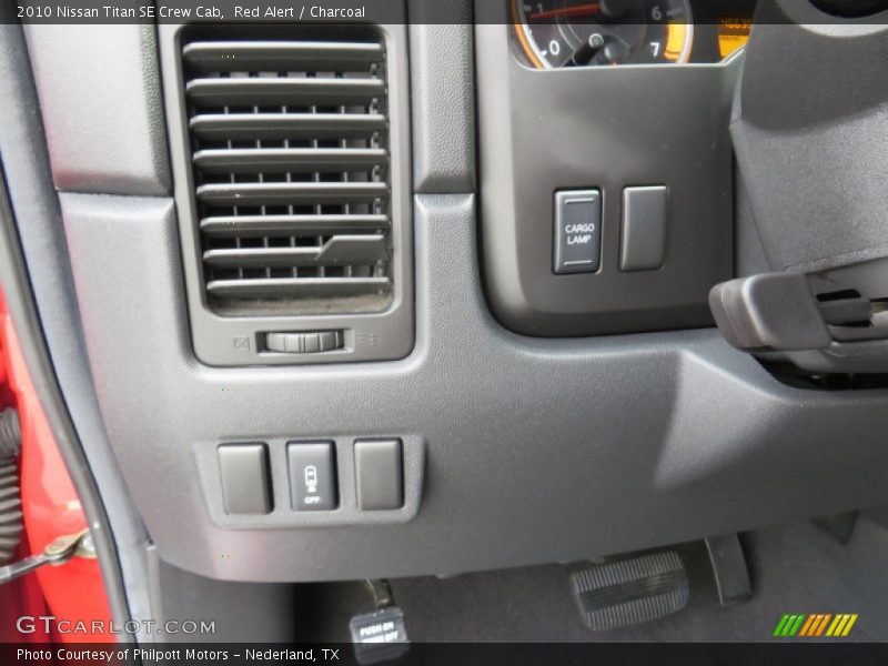 Red Alert / Charcoal 2010 Nissan Titan SE Crew Cab