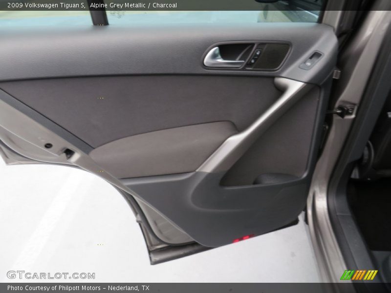 Alpine Grey Metallic / Charcoal 2009 Volkswagen Tiguan S