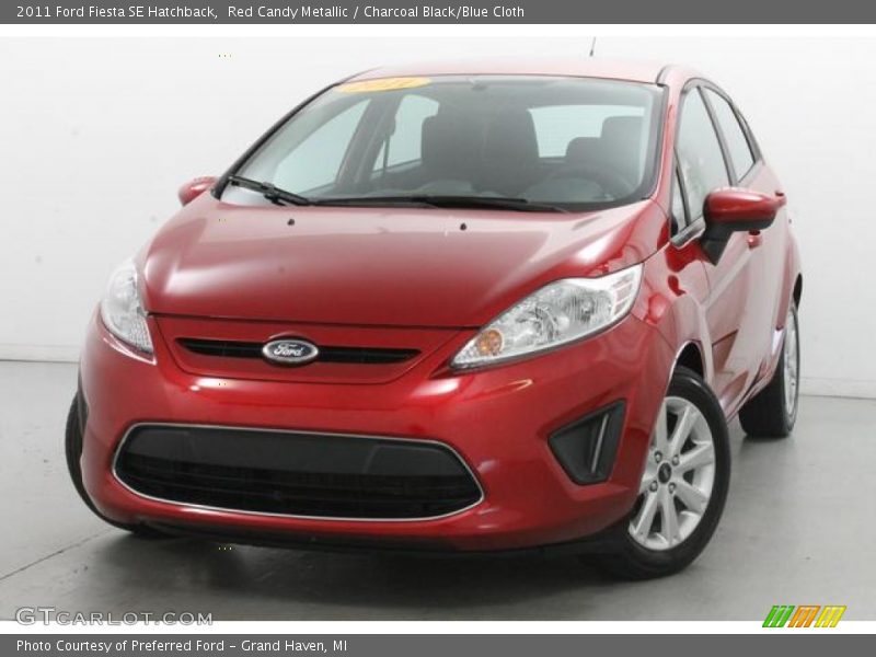 Red Candy Metallic / Charcoal Black/Blue Cloth 2011 Ford Fiesta SE Hatchback