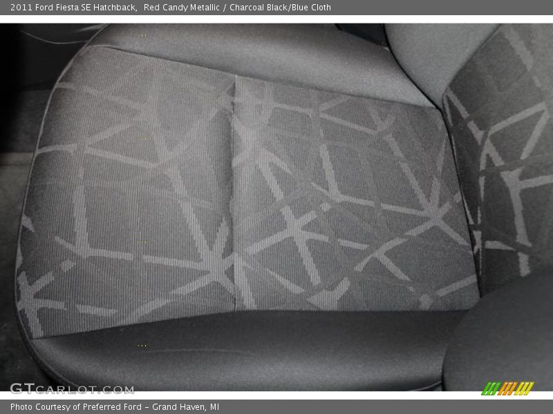 Red Candy Metallic / Charcoal Black/Blue Cloth 2011 Ford Fiesta SE Hatchback