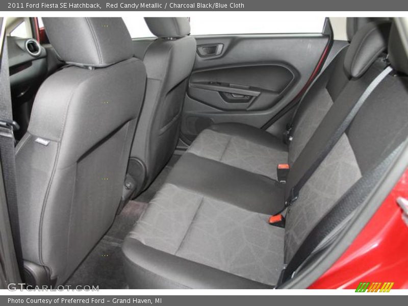 Red Candy Metallic / Charcoal Black/Blue Cloth 2011 Ford Fiesta SE Hatchback