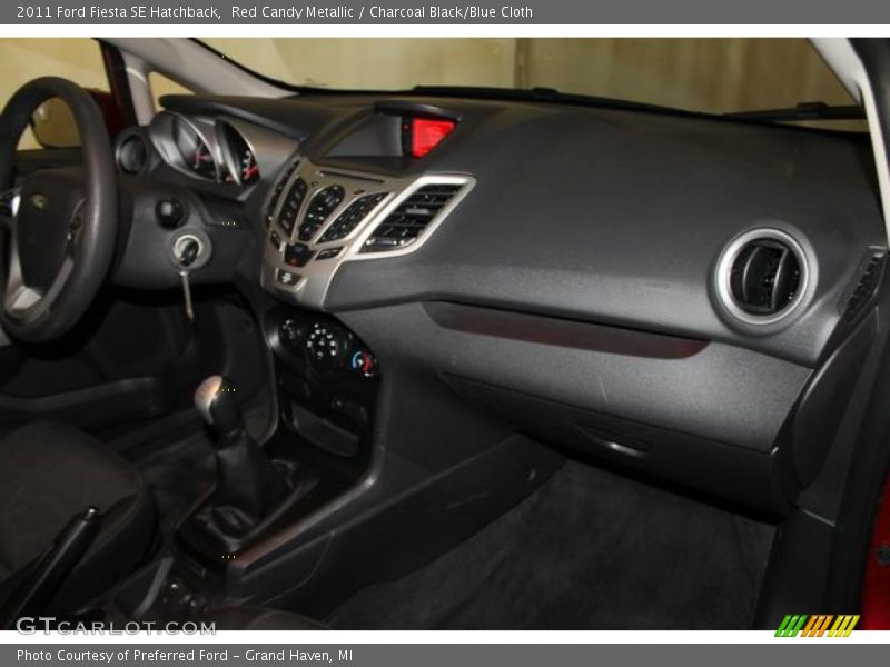 Red Candy Metallic / Charcoal Black/Blue Cloth 2011 Ford Fiesta SE Hatchback