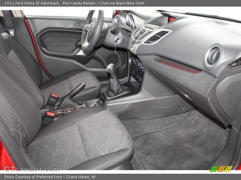 Red Candy Metallic / Charcoal Black/Blue Cloth 2011 Ford Fiesta SE Hatchback