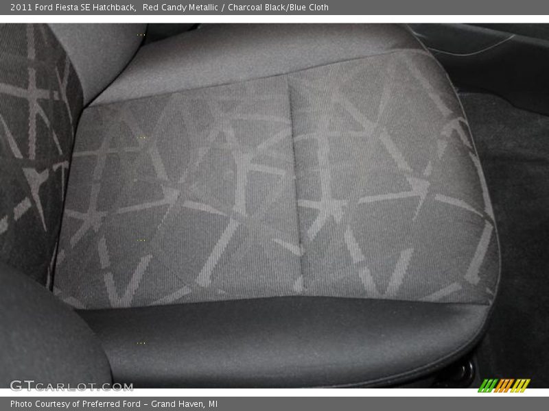 Red Candy Metallic / Charcoal Black/Blue Cloth 2011 Ford Fiesta SE Hatchback
