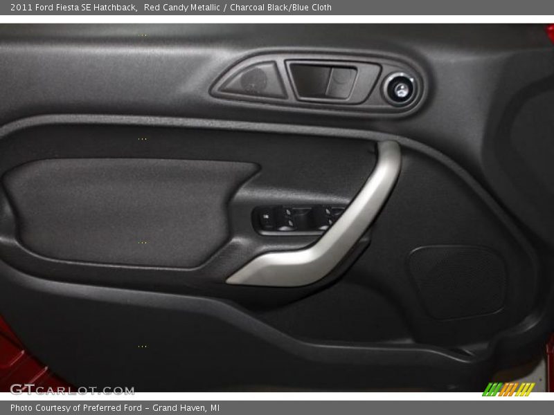 Red Candy Metallic / Charcoal Black/Blue Cloth 2011 Ford Fiesta SE Hatchback