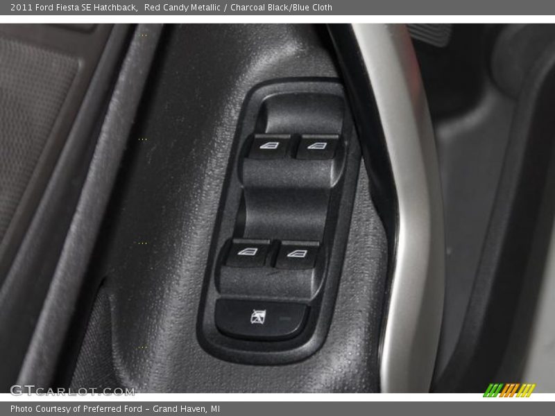 Red Candy Metallic / Charcoal Black/Blue Cloth 2011 Ford Fiesta SE Hatchback