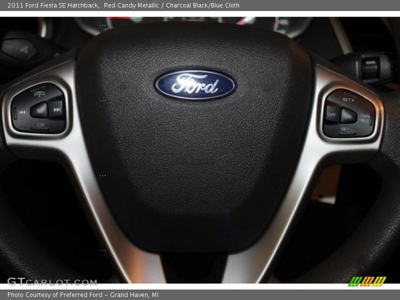 Red Candy Metallic / Charcoal Black/Blue Cloth 2011 Ford Fiesta SE Hatchback