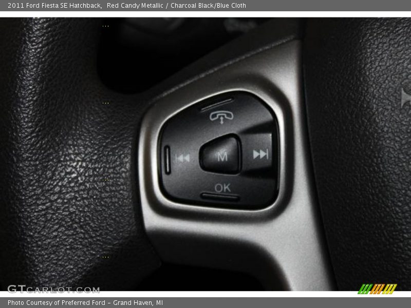 Red Candy Metallic / Charcoal Black/Blue Cloth 2011 Ford Fiesta SE Hatchback