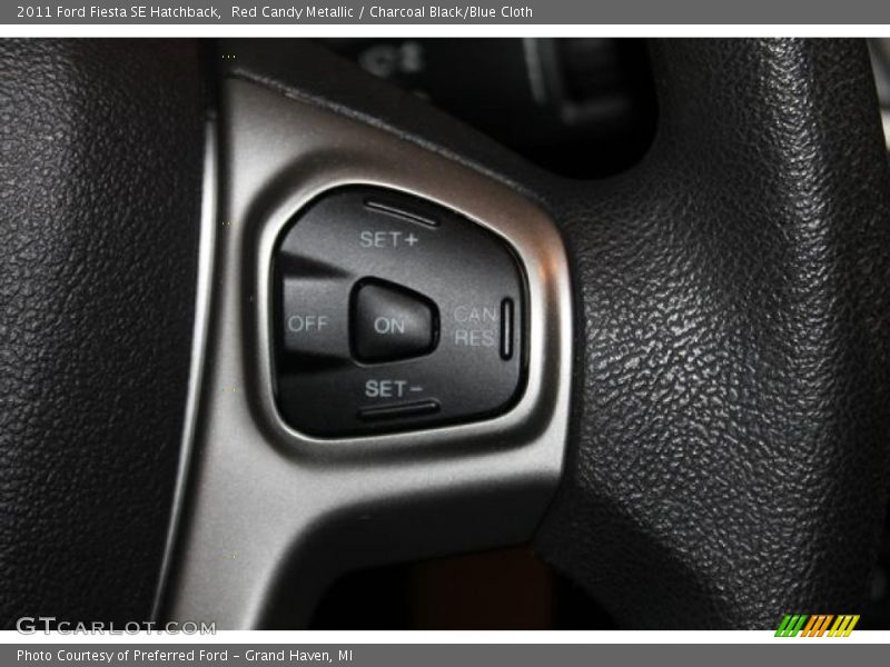Red Candy Metallic / Charcoal Black/Blue Cloth 2011 Ford Fiesta SE Hatchback