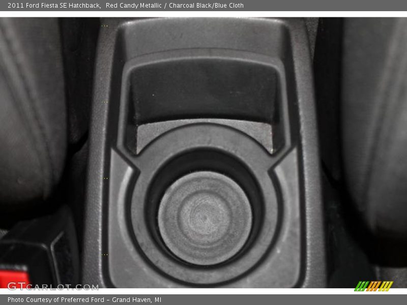 Red Candy Metallic / Charcoal Black/Blue Cloth 2011 Ford Fiesta SE Hatchback