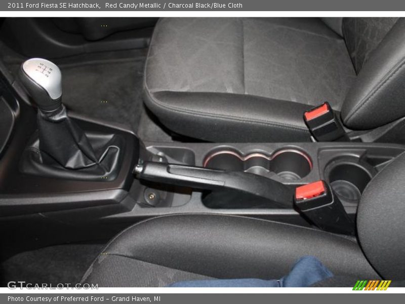 Red Candy Metallic / Charcoal Black/Blue Cloth 2011 Ford Fiesta SE Hatchback
