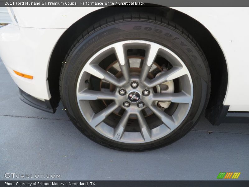 Performance White / Charcoal Black 2011 Ford Mustang GT Premium Coupe