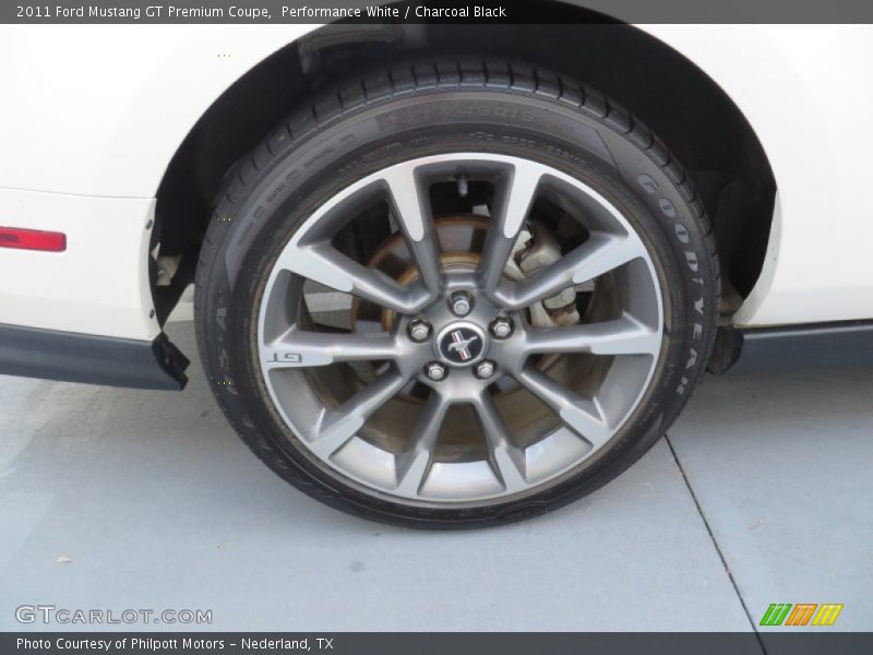 Performance White / Charcoal Black 2011 Ford Mustang GT Premium Coupe