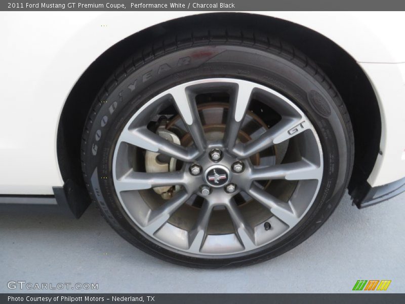 Performance White / Charcoal Black 2011 Ford Mustang GT Premium Coupe