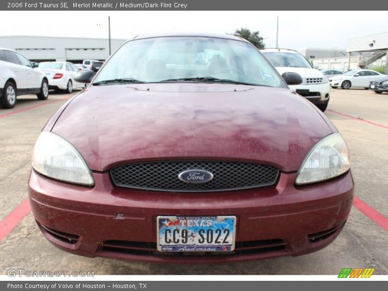 Merlot Metallic / Medium/Dark Flint Grey 2006 Ford Taurus SE