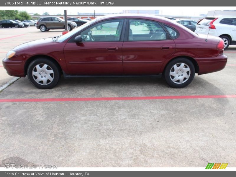Merlot Metallic / Medium/Dark Flint Grey 2006 Ford Taurus SE
