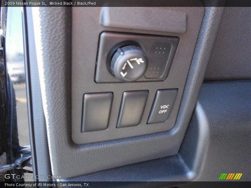 Wicked Black / Black/Red 2009 Nissan Rogue SL