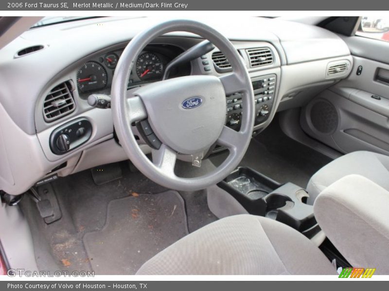 Merlot Metallic / Medium/Dark Flint Grey 2006 Ford Taurus SE