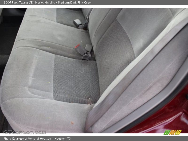 Merlot Metallic / Medium/Dark Flint Grey 2006 Ford Taurus SE