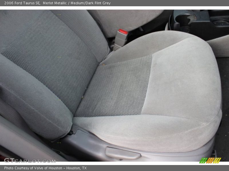 Merlot Metallic / Medium/Dark Flint Grey 2006 Ford Taurus SE